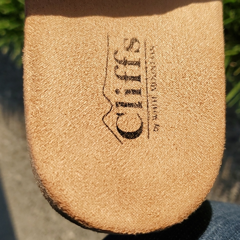 Slip-on Black Sandals with Memory Foam Cushioning - Picture 4 of 4